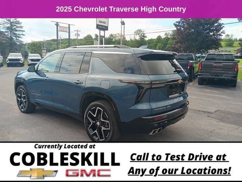 Used 2025 Chevrolet Traverse High Country AWD/4WD image 8
