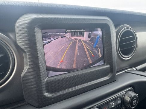 Used 2022 Jeep Wrangler Sport image 22