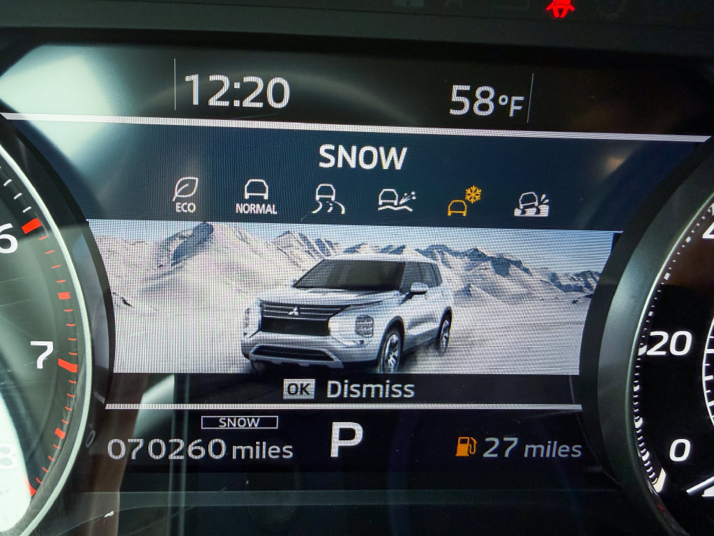 Used 2022 Mitsubishi Outlander SE AWD/4WD image 46