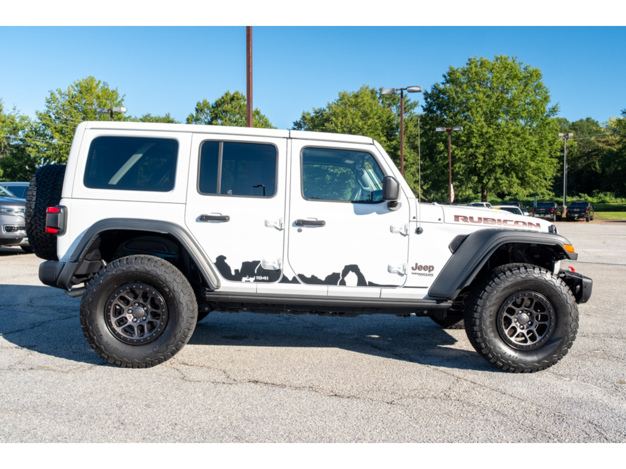 Used 2022 Jeep Wrangler Unlimited Rubicon w/ Xtreme Recon 35" Tire Package AWD/4WD image 9