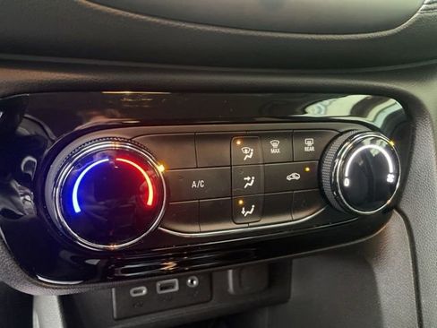 Used 2022 Buick Encore GX Preferred image 23