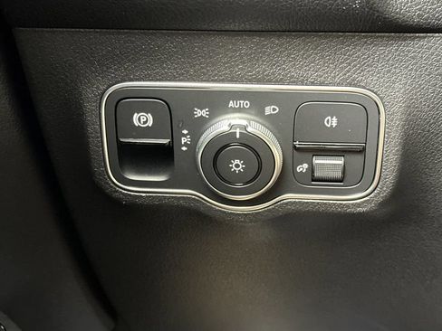 Certified 2023 Mercedes-Benz EQB 300 4MATIC image 33