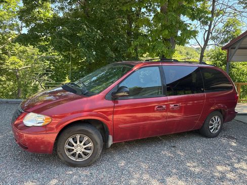 Used 2007 Chrysler Town & Country LX w/ Popular Equipment Group II FWD image 2