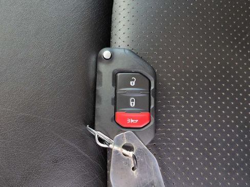 Used 2020 Jeep Wrangler Unlimited Rubicon AWD/4WD image 36