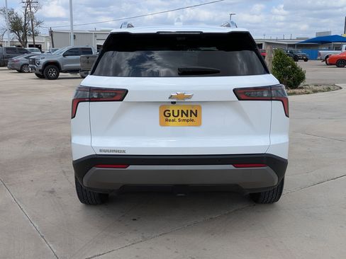 Used 2025 Chevrolet Equinox LT w/ Convenience Package II image 4