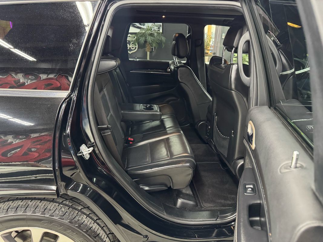 Used 2017 Jeep Grand Cherokee Overland AWD/4WD image 17