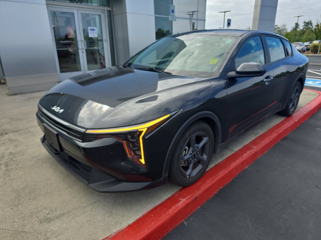 Used 2025 Kia K4 FWD image 8