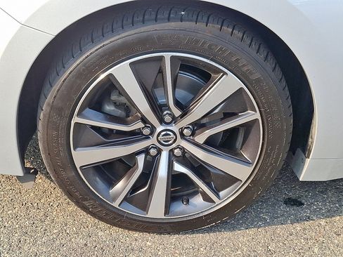 Used 2019 Nissan Maxima 3.5 SV image 8