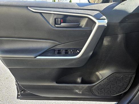 Used 2025 Toyota RAV4 LE image 28