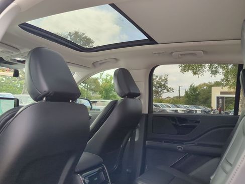 New 2025 Lincoln Aviator 2WD image 21