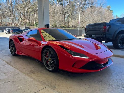 Used 2021 Ferrari F8 Tributo image 3