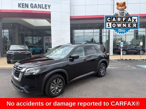 Used 2025 Nissan Pathfinder SV FWD image 1