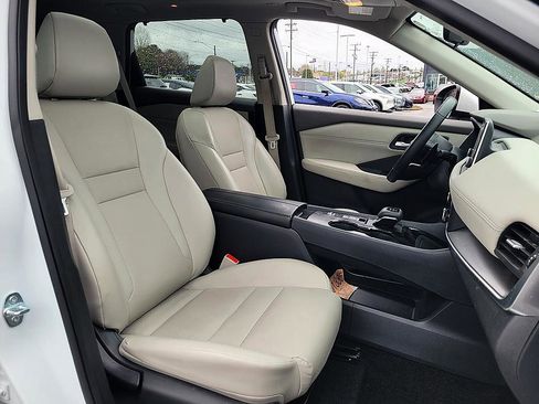 Certified 2024 Nissan Rogue SV w/ SV Premium Package image 16