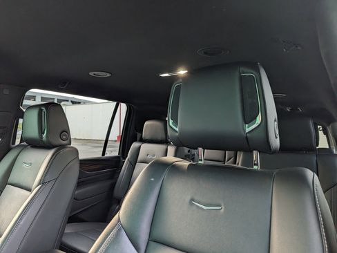 Used 2021 Cadillac Escalade ESV Luxury image 19