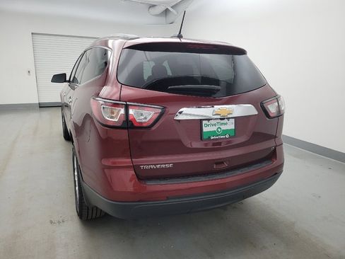 Used 2017 Chevrolet Traverse LT w/ Style and Technology Package FWD image 6