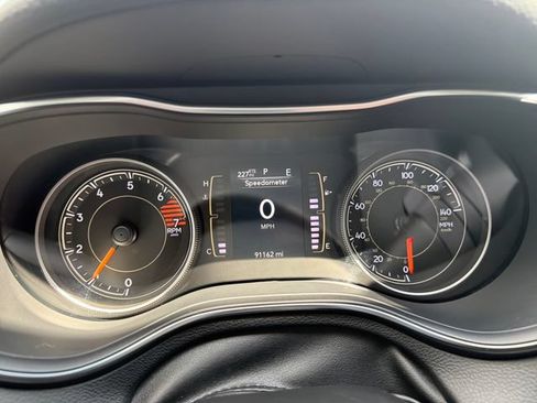 Used 2020 Jeep Cherokee Latitude AWD/4WD image 13