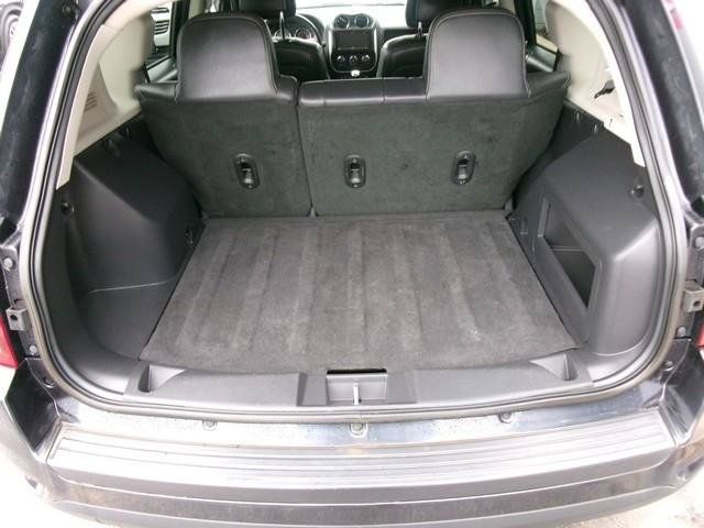 Used 2014 Jeep Compass Latitude AWD/4WD image 27
