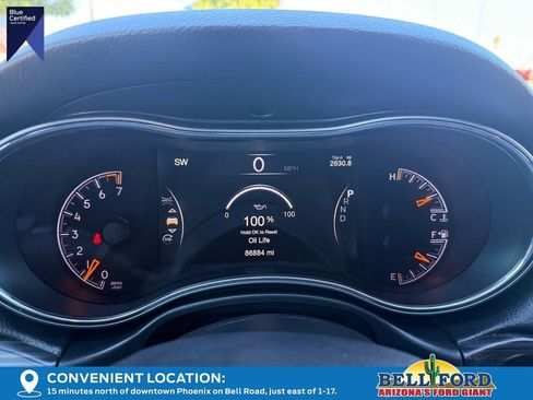 Used 2021 Jeep Grand Cherokee Laredo image 32