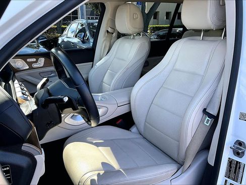 Used 2021 Mercedes-Benz GLS 450 4MATIC image 7