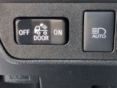 Used 2020 Toyota Tacoma SR5 image 39