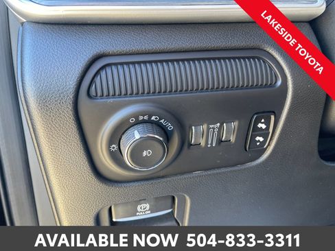 Used 2024 Jeep Wagoneer L Series II image 40