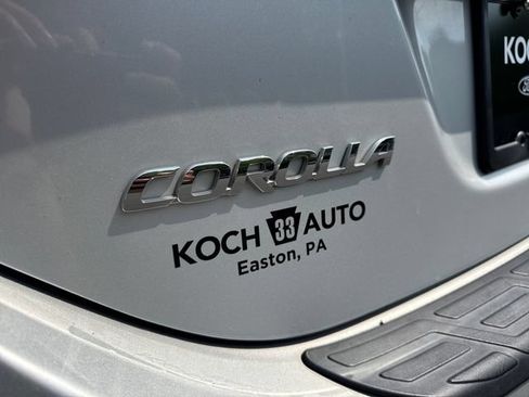 Used 2018 Toyota Corolla XSE FWD image 17