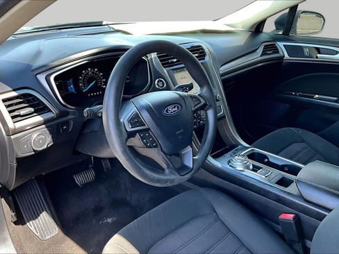 Used 2019 Ford Fusion SE AWD/4WD image 12