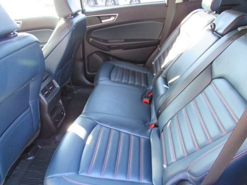 Used 2024 Ford Edge SEL w/ Sport Appearance Package AWD/4WD image 29