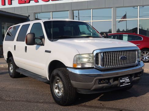 Used 2004 Ford Excursion XLT image 4