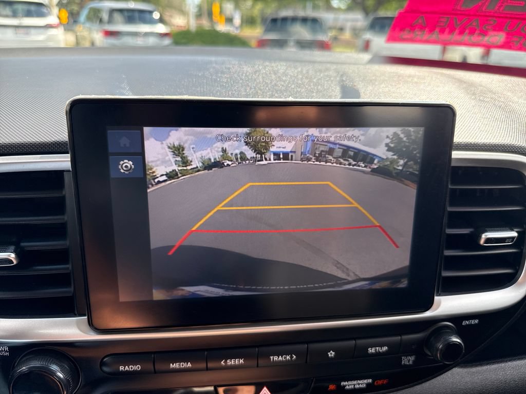 Certified 2024 Hyundai Venue SEL FWD image 34