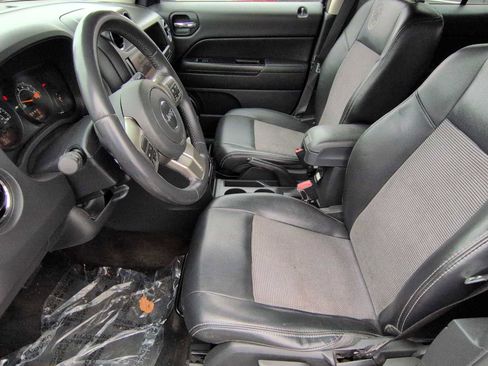 Used 2014 Jeep Patriot Latitude w/ Freedom Edition Package image 10