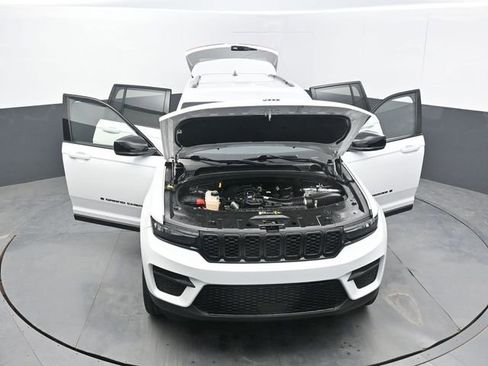 Used 2023 Jeep Grand Cherokee Altitude image 68