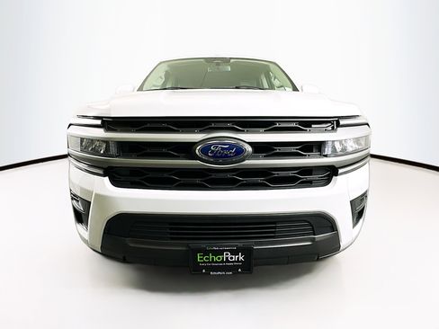 Used 2024 Ford Expedition Max XLT image 2