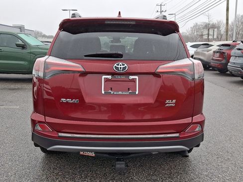 Used 2018 Toyota RAV4 XLE image 6