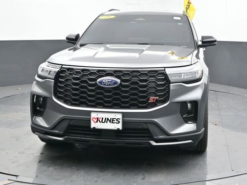 Used 2025 Ford Explorer ST w/ Sun And Sound Package image 4