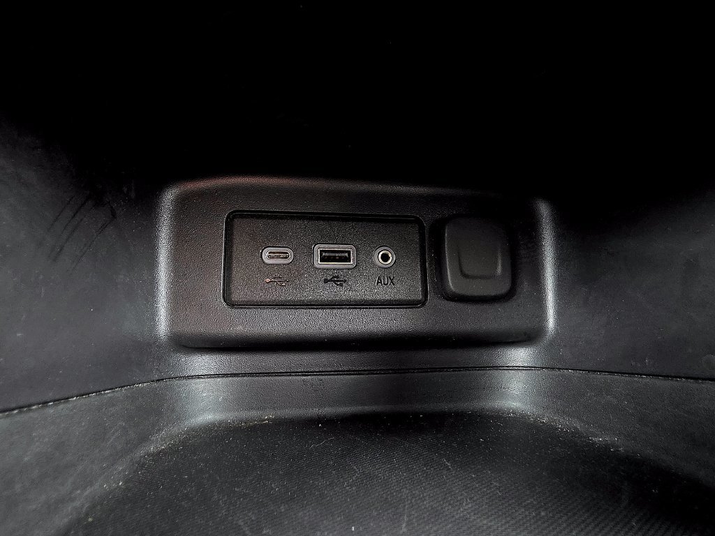 Used 2024 Chevrolet Equinox LT FWD image 40
