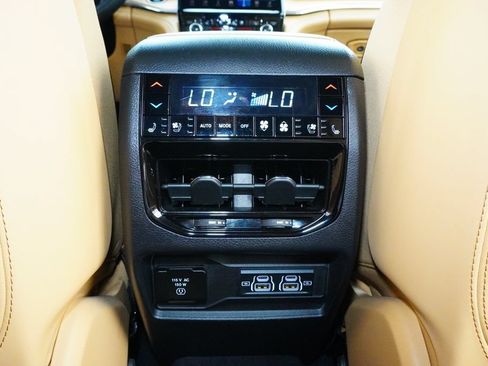 Used 2024 Jeep Grand Cherokee L Summit AWD/4WD image 31