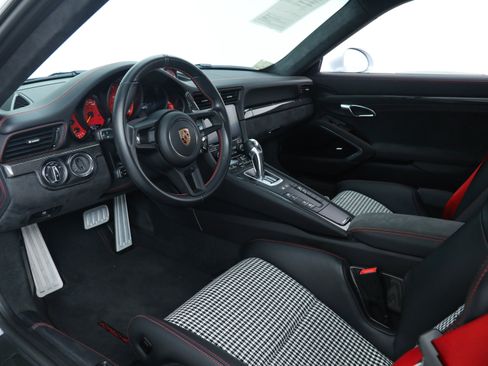 Used 2018 Porsche 911 GT3 image 2