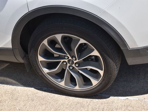 Used 2023 Lincoln Nautilus Reserve w/ Equipment Group 201A AWD/4WD image 10