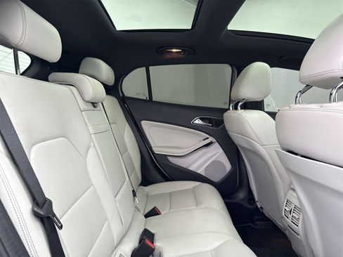 Used 2017 Mercedes-Benz GLA 250 w/ Premium Package image 35