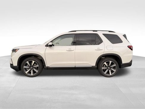 Used 2025 Honda Pilot Touring image 18