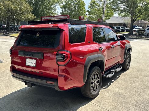 Used 2025 Toyota 4Runner SR5 AWD/4WD image 7