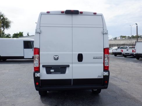Used 2025 RAM ProMaster 2500 w/ Safety Group FWD image 4