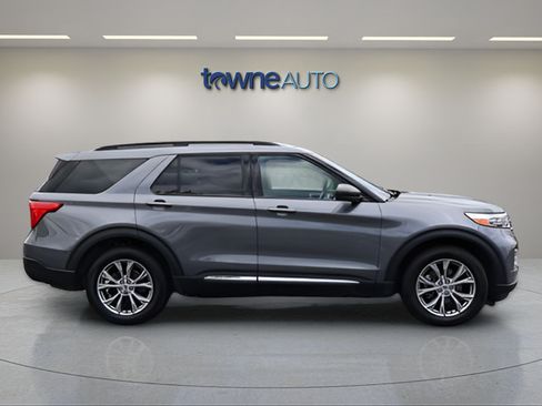 Used 2023 Ford Explorer XLT w/ Equipment Group 202A AWD/4WD image 6