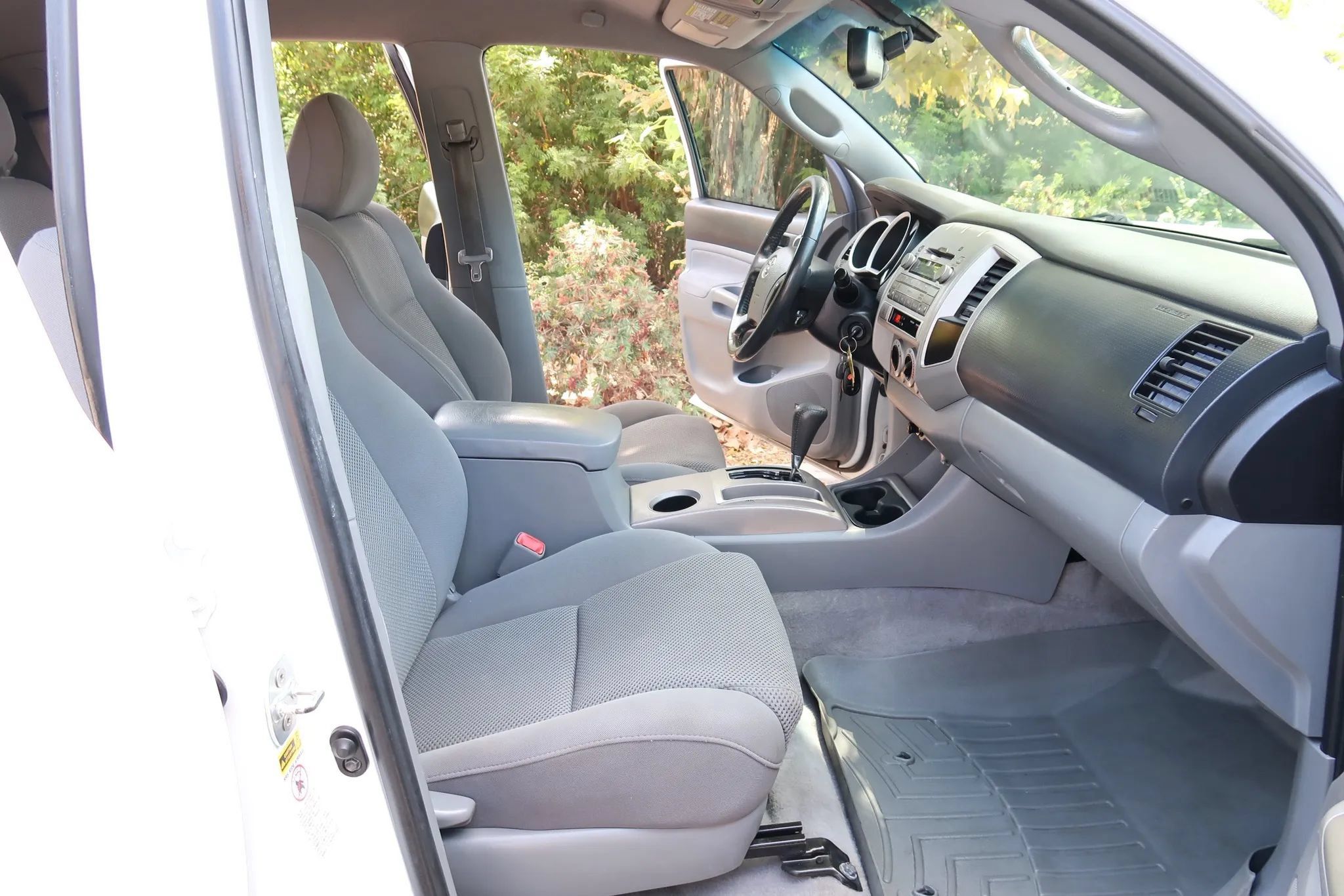Used 2011 Toyota Tacoma PreRunner w/ TRD Sport Pkg w/JBL Audio RWD image 19