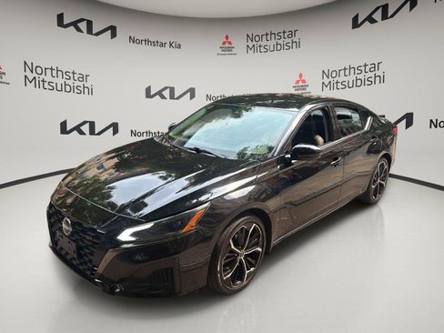 Used 2023 Nissan Altima 2.5 SR FWD image 1