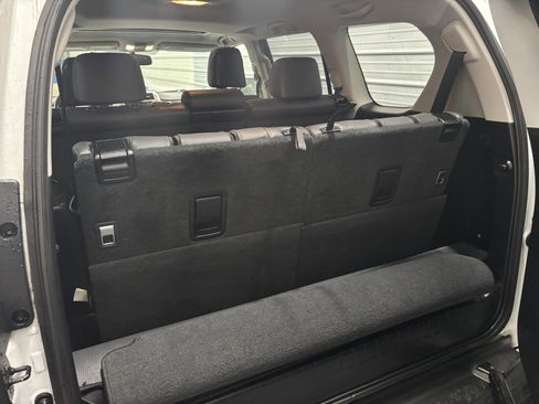 Used 2018 Lexus GX 460 image 31
