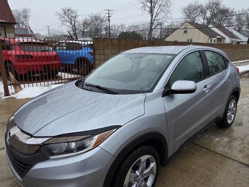Used 2021 Honda HR-V LX image 5