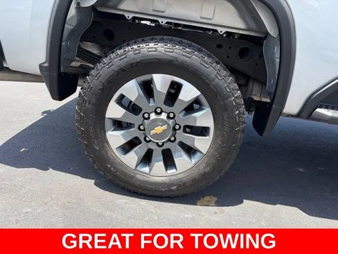 Used 2023 Chevrolet Silverado 2500 Custom w/ Custom Value Package AWD/4WD image 7