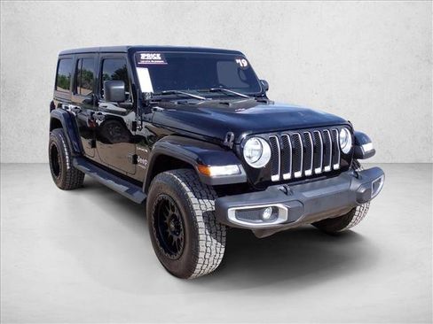 Used 2019 Jeep Wrangler Unlimited Sahara AWD/4WD image 6